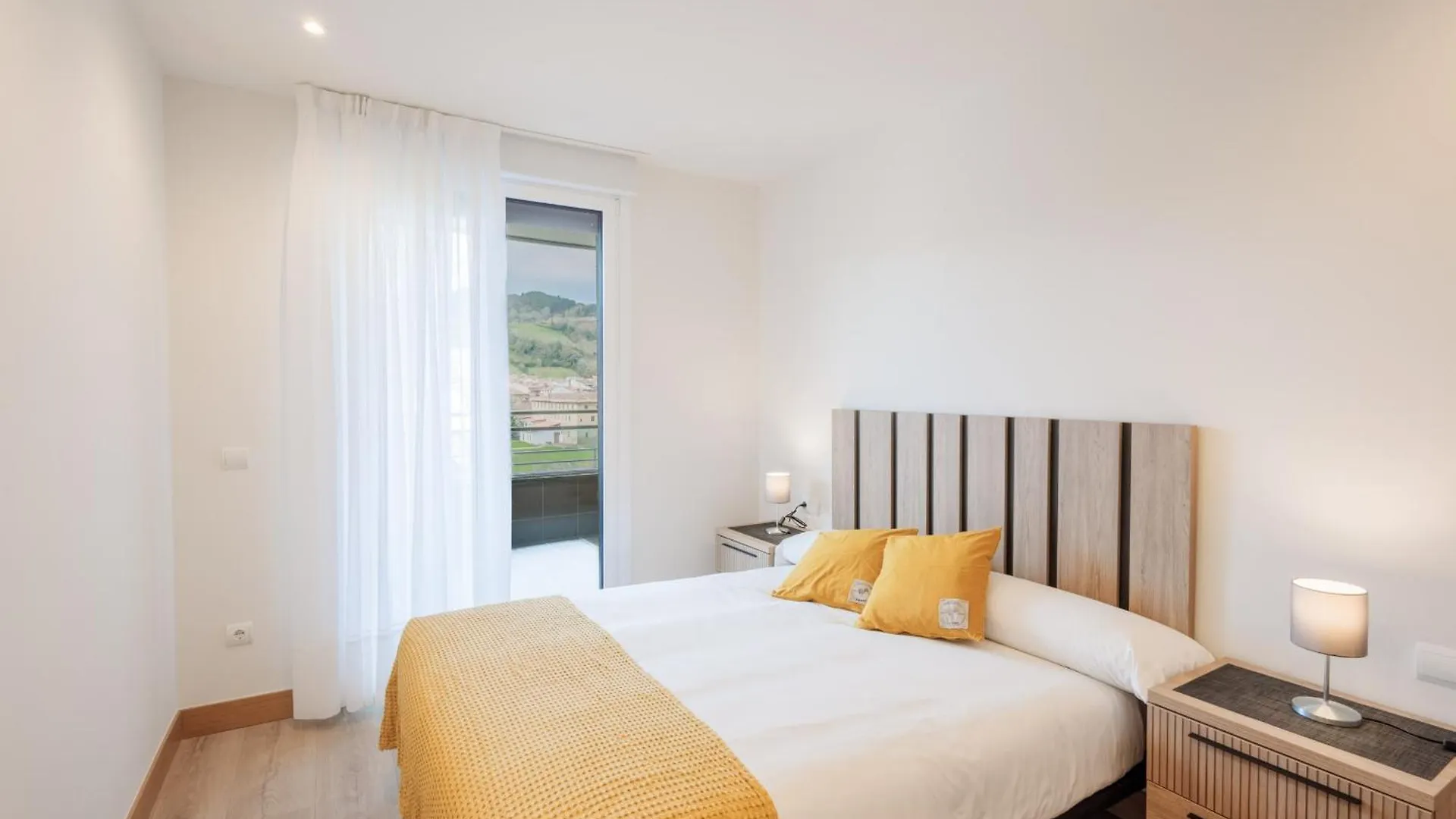 Ebony I Local Rentss Apartman Zarautz