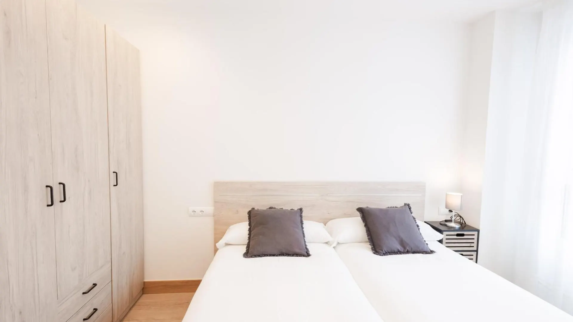 Ebony I Local Rentss Apartman Zarautz